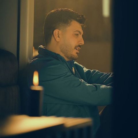 دانلود آهنگ آیهان شمع و پروانه دانلود آهنگ آیهان شمع و پروانه